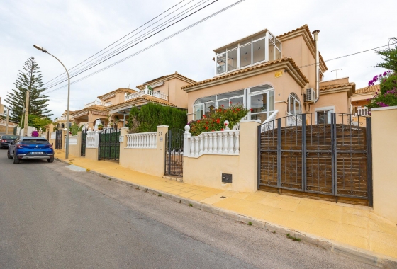 Herverkoop - Villa - Orihuela Costa - Villamartín-las Filipinas