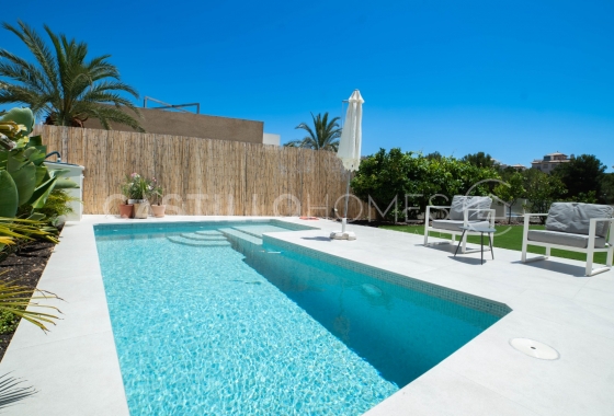 Resale - Villa - Orihuela Costa - La Zenia