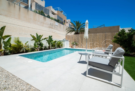 Resale - Villa - Orihuela Costa - La Zenia