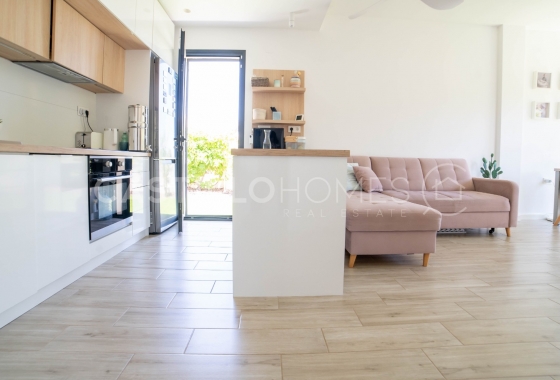 Resale - Villa - Orihuela Costa - La Zenia