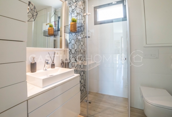 Resale - Villa - Orihuela Costa - La Zenia