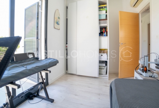 Resale - Villa - Orihuela Costa - La Zenia