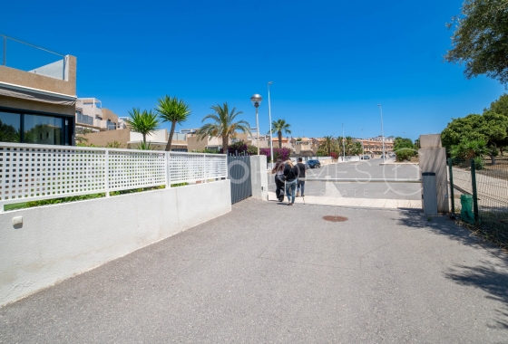 Resale - Villa - Orihuela Costa - La Zenia