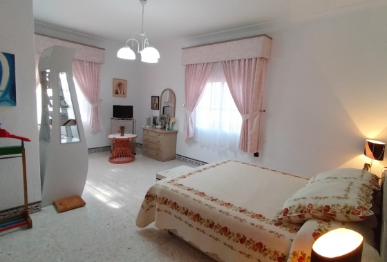 Herverkoop - Villa - Sax - Inland