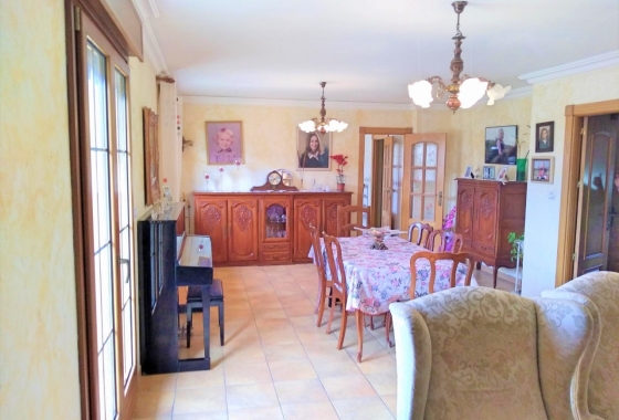 Wiederverkauf - Villa - Aspe - Inland