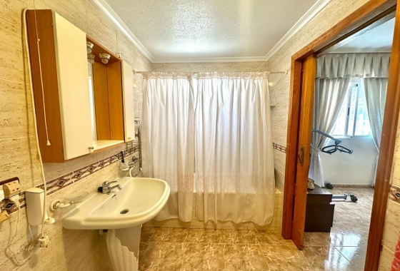 Resale - Apartment / flat - Torrevieja - Playa del Cura