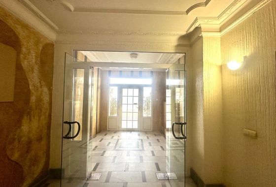 Herverkoop - Appartement / flat - Torrevieja - Centro