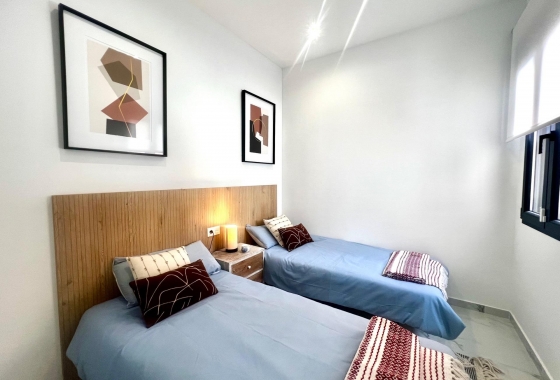 Resale - Villa - Torrevieja - La Siesta - El Salado - Torreta