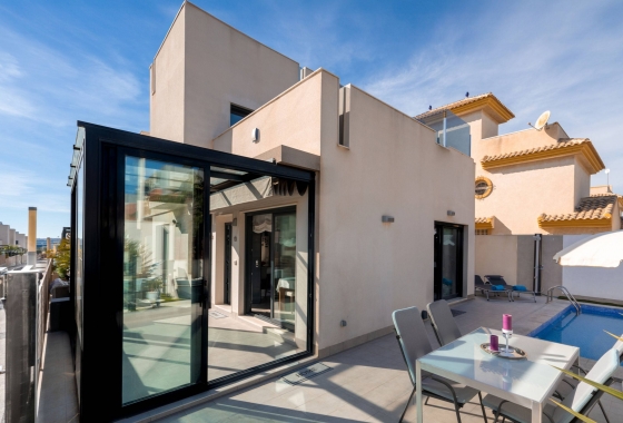 Herverkoop - Villa - Torrevieja - Aguas Nuevas 2