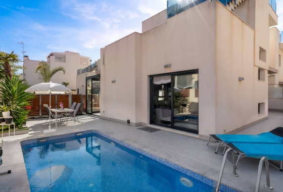 Herverkoop - Villa - Torrevieja - Aguas Nuevas 2