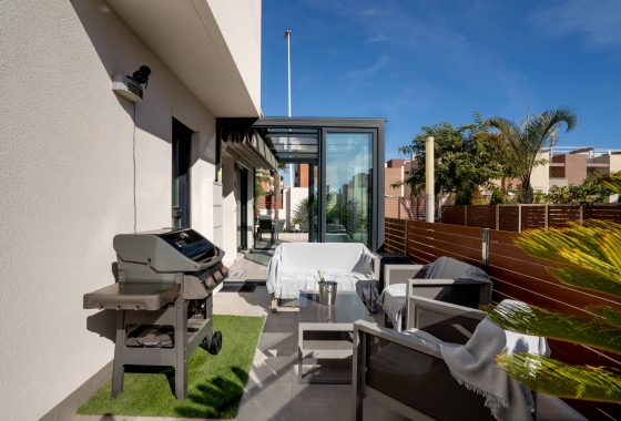 Herverkoop - Villa - Torrevieja - Aguas Nuevas 2