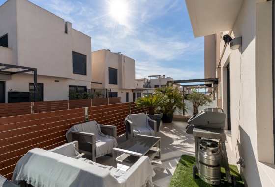 Herverkoop - Villa - Torrevieja - Aguas Nuevas 2