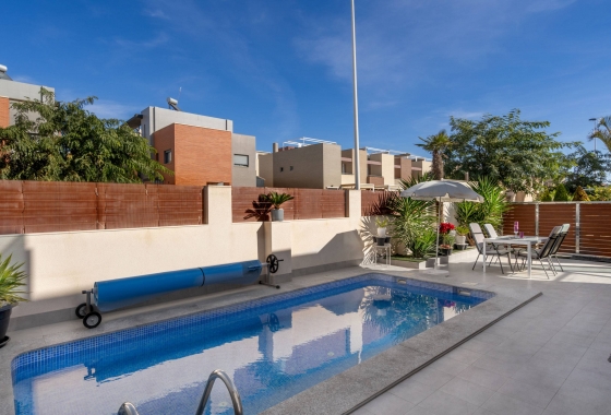 Herverkoop - Villa - Torrevieja - Aguas Nuevas 2