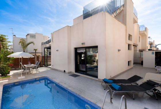 Herverkoop - Villa - Torrevieja - Aguas Nuevas 2