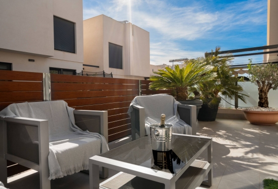 Herverkoop - Villa - Torrevieja - Aguas Nuevas 2