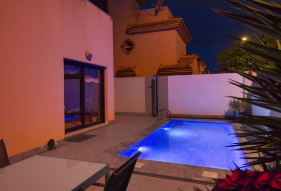 Herverkoop - Villa - Torrevieja - Aguas Nuevas 2