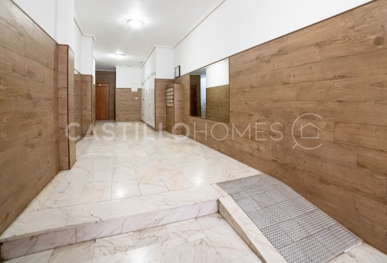 Wiederverkauf - Wohnung - Torrevieja - Centro