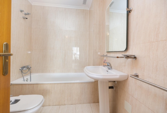 Wiederverkauf - Wohnung - Torrevieja - Paseo Maritimo