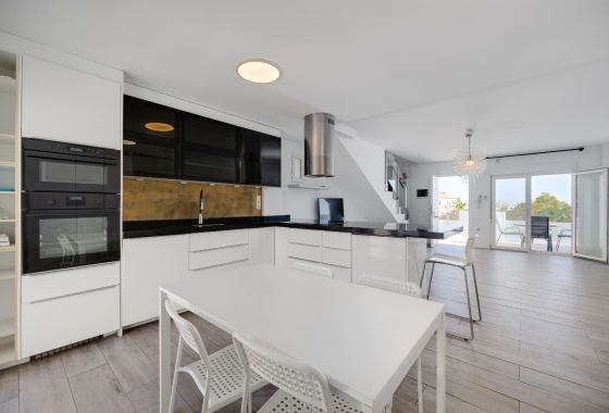 Wiederverkauf - Villa - Torrevieja - aguas nuevas