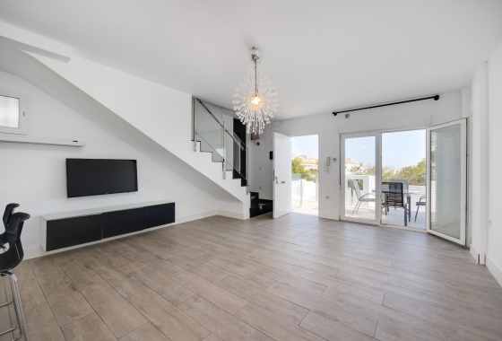 Wiederverkauf - Villa - Torrevieja - aguas nuevas