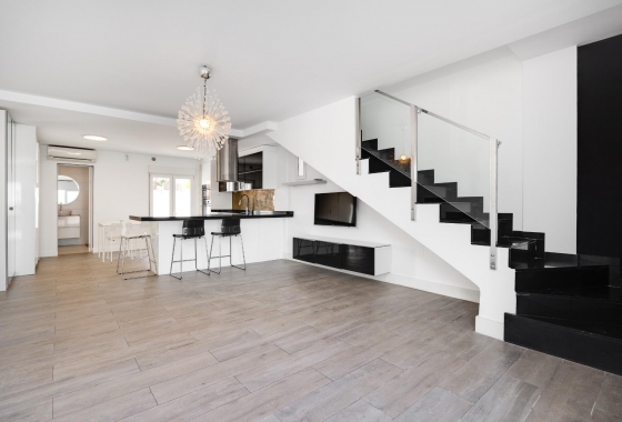 Wiederverkauf - Villa - Torrevieja - aguas nuevas