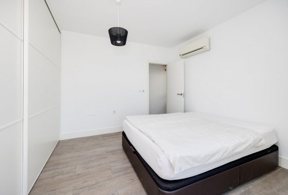 Wiederverkauf - Villa - Torrevieja - aguas nuevas