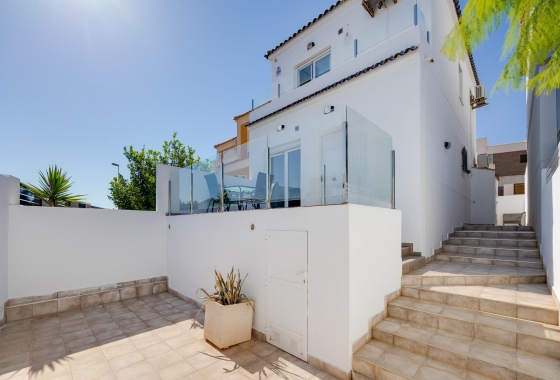 Wiederverkauf - Villa - Torrevieja - aguas nuevas