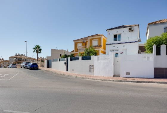 Wiederverkauf - Villa - Torrevieja - aguas nuevas