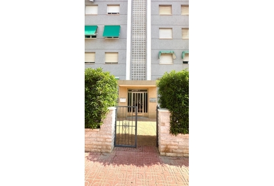 Herverkoop - Appartement / flat - Torrevieja - Punta Prima