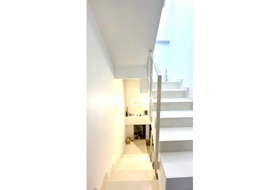 Herverkoop - Herenhuis - Torrevieja - aguas nuevas