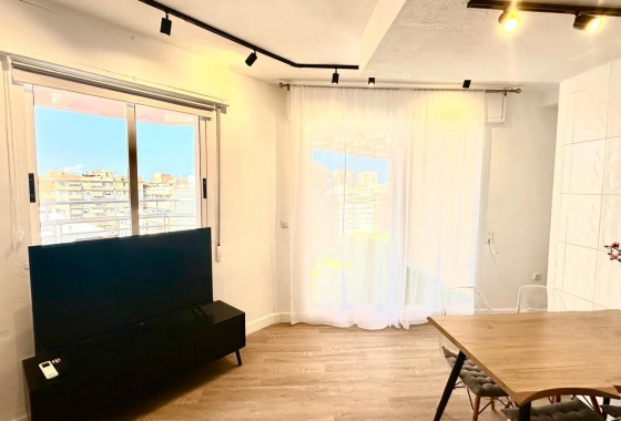 Wiederverkauf - Wohnung - Torrevieja - Centro