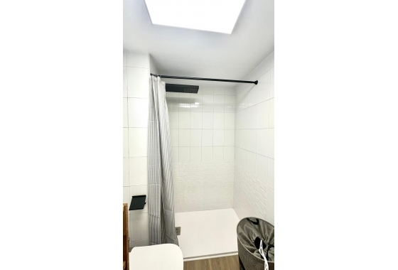 Wiederverkauf - Wohnung - Torrevieja - Centro