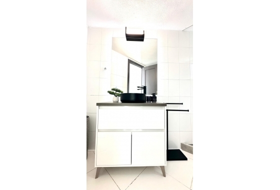 Wiederverkauf - Wohnung - Torrevieja - Centro