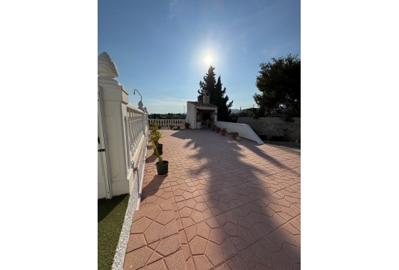 Resale - Villa - Albatera - Partida Lomas