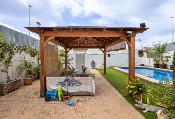 Herverkoop - Villa - Los Montesinos - La Herrada