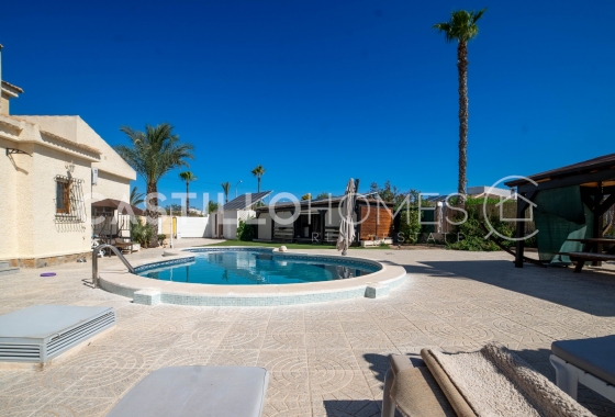 Wiederverkauf - Villa - Torrevieja - El Chaparral