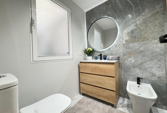 Wiederverkauf - Wohnung - Torrevieja - Playa de los Locos