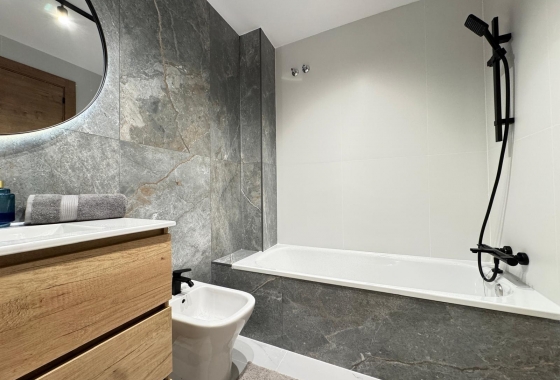 Wiederverkauf - Wohnung - Torrevieja - Playa de los Locos