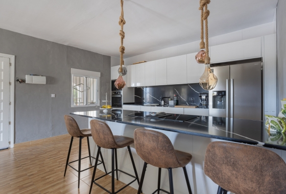 Herverkoop - Finca - Albatera - Inland