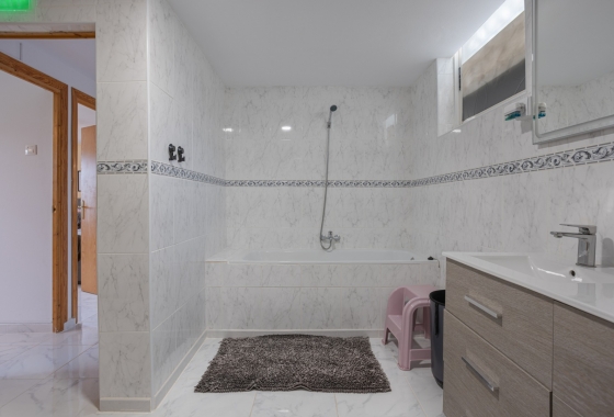 Herverkoop - Finca - Albatera - Inland