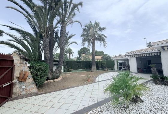 Resale - Villa - Orihuela Costa - Campoamor