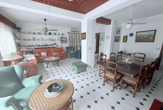 Resale - Villa - Orihuela Costa - Campoamor