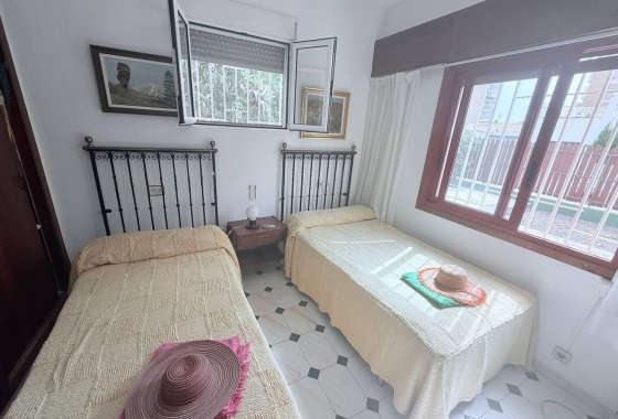 Resale - Villa - Orihuela Costa - Campoamor