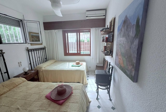 Resale - Villa - Orihuela Costa - Campoamor