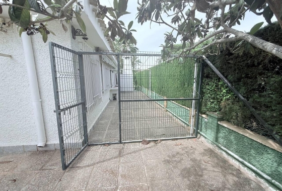 Resale - Villa - Orihuela Costa - Campoamor