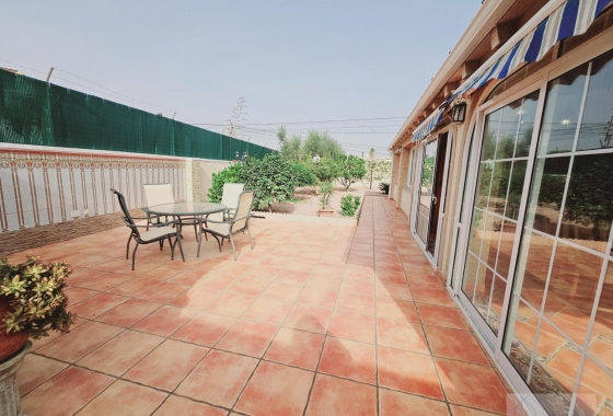 Herverkoop - Villa - Torrevieja - La Siesta - El Salado - Torreta