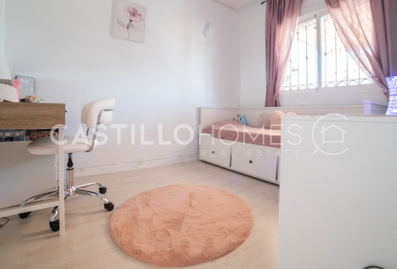 Wiederverkauf - Bungalow - Orihuela Costa - Punta Prima