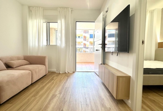Reventa - Apartamento / piso - Orihuela - Los Balcones Y Los Altos
