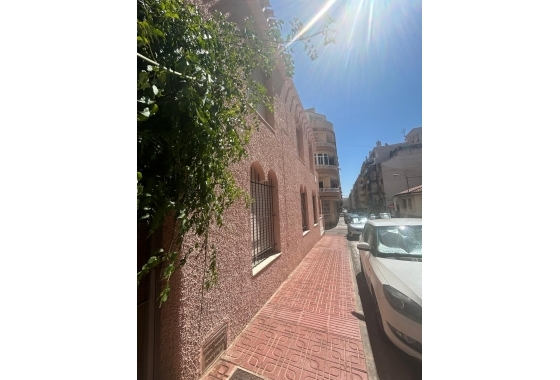 Wiederverkauf - Stadthaus - Torrevieja - Centro