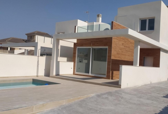 Herverkoop - Villa - Torrevieja - aguas nuevas